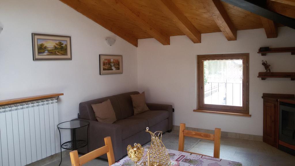 Ferienwohnung Mansarda Monte Bianco La Salle Zimmer foto