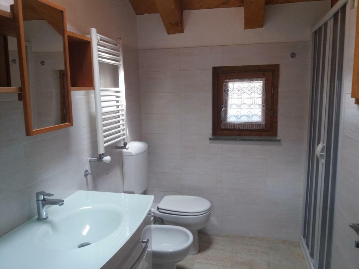 Ferienwohnung Mansarda Monte Bianco La Salle Exterior foto